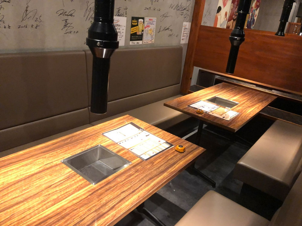 天平 心斎橋店 テーブル席